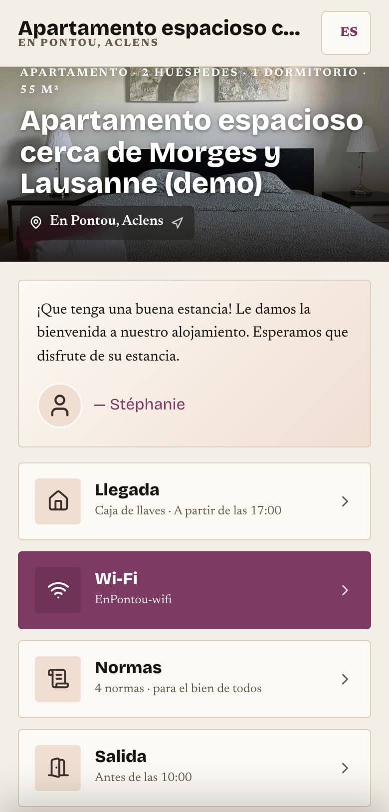 Una segunda guía de demostración de padway en un teléfono, con otra plantilla y otro color: llegada, wifi, normas y salida.